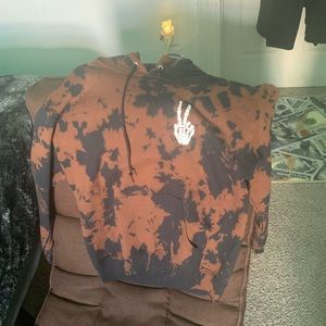 Brown Dye ‘Peace’ Sweater